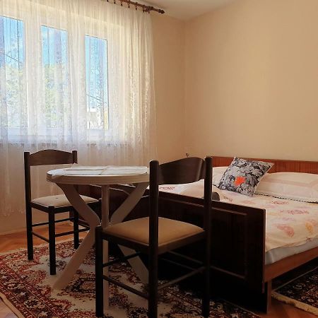 Guest House Miro โนวาลยา ภายนอก รูปภาพ