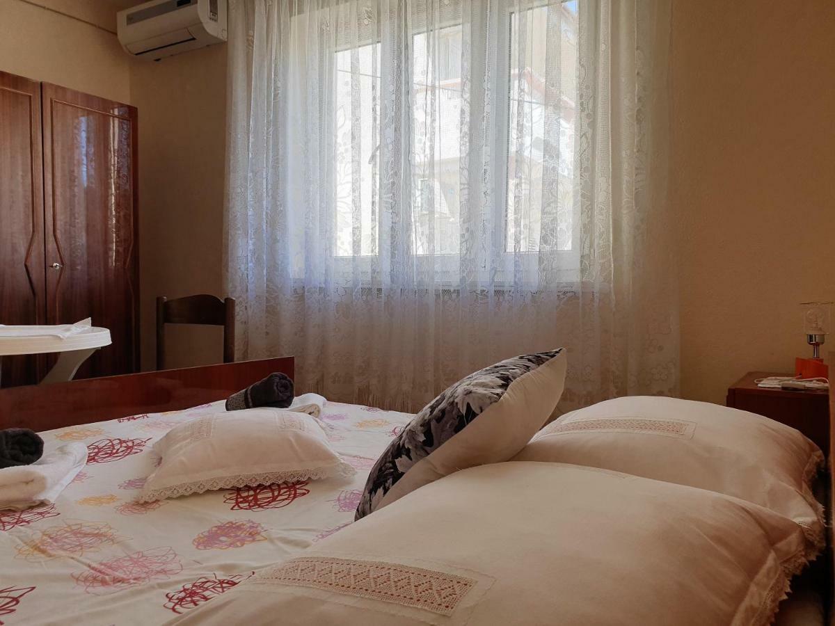 Guest House Miro โนวาลยา ภายนอก รูปภาพ