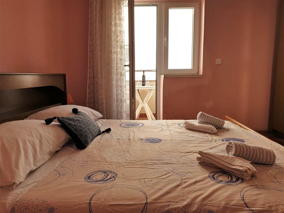 Guest House Miro โนวาลยา ภายนอก รูปภาพ