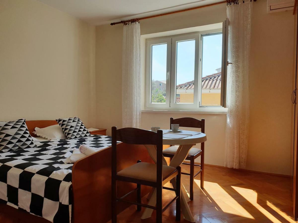 Guest House Miro โนวาลยา ภายนอก รูปภาพ