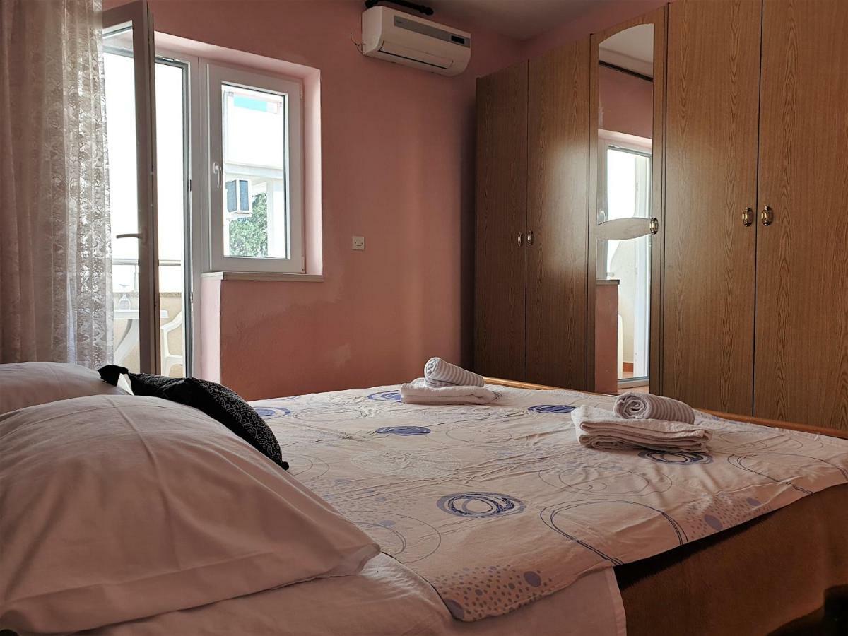Guest House Miro โนวาลยา ภายนอก รูปภาพ